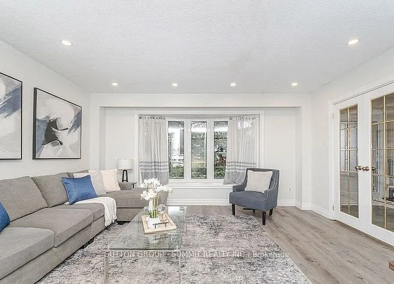 19 Jasper Cres #UPPER — Photo 8