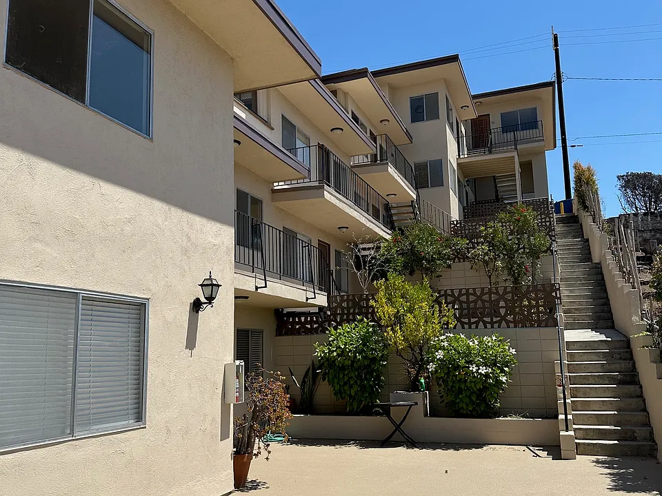 840 Haverford Ave #8