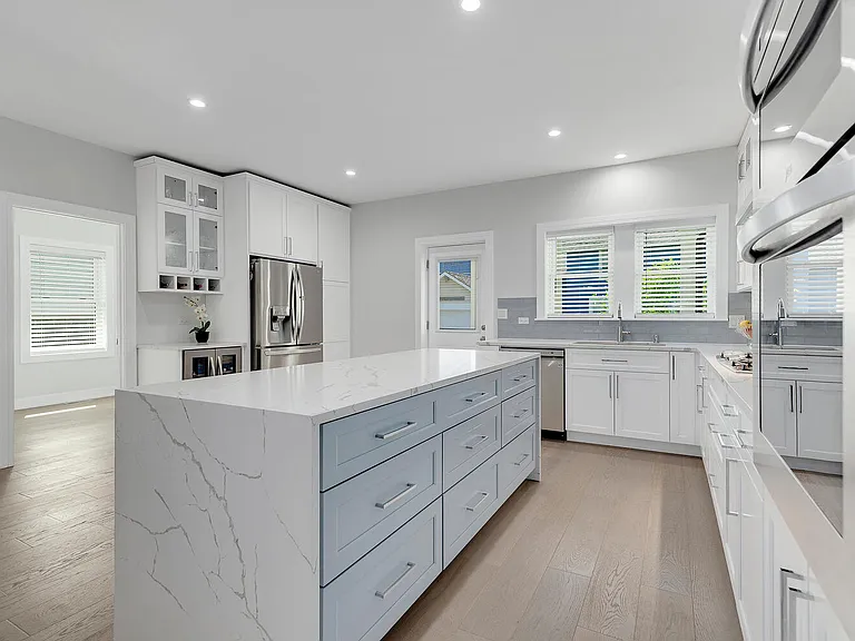 1205 Curtiss St — Photo 13
