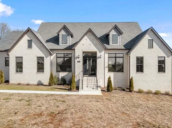 1014 Herbert Dr, Greenback, TN 37742