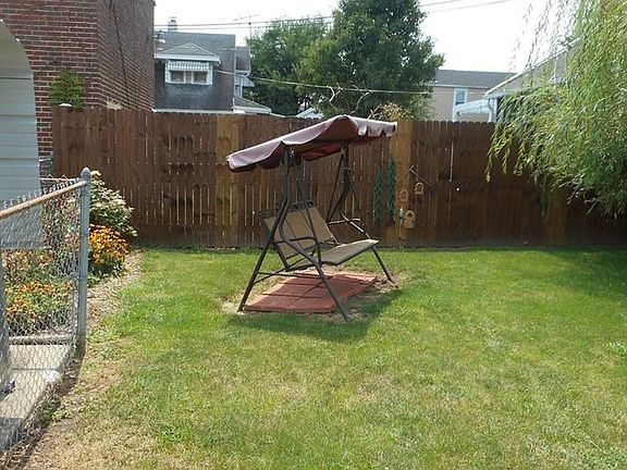 3rd image of 1144 Arbor Ave