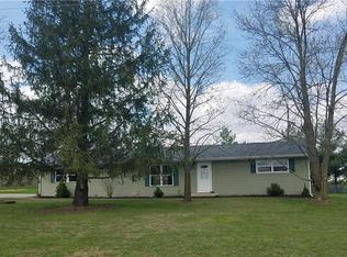 9465 Nees St, Ashmore, IL 61912