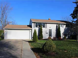 36673 Lakehurst Dr, Eastlake, OH