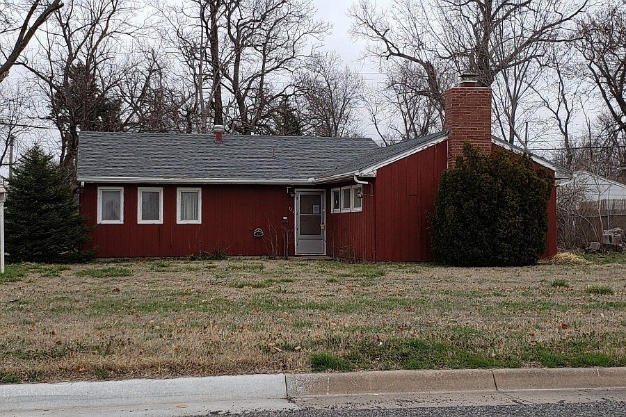 1st image of 120 W 29th Ave