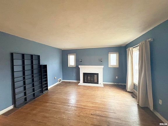 3rd image of 146 N Stewart St