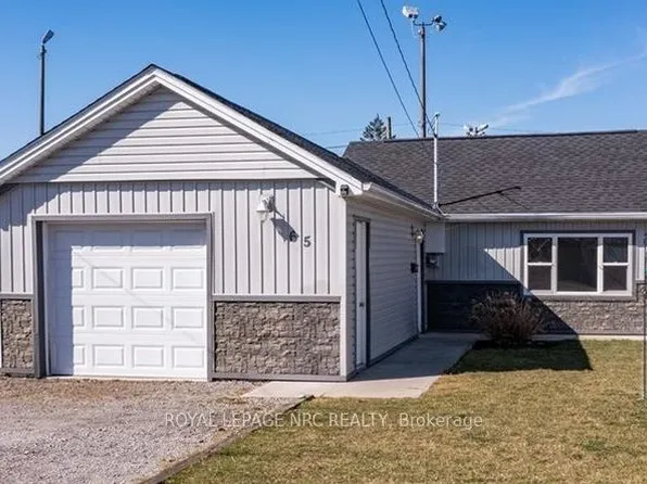 65 Oakwood St, Pt Colborne, ON L3K 5G1