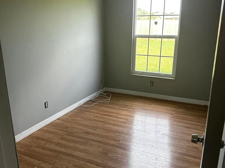 1021 SW Dubois Ave — Photo 11