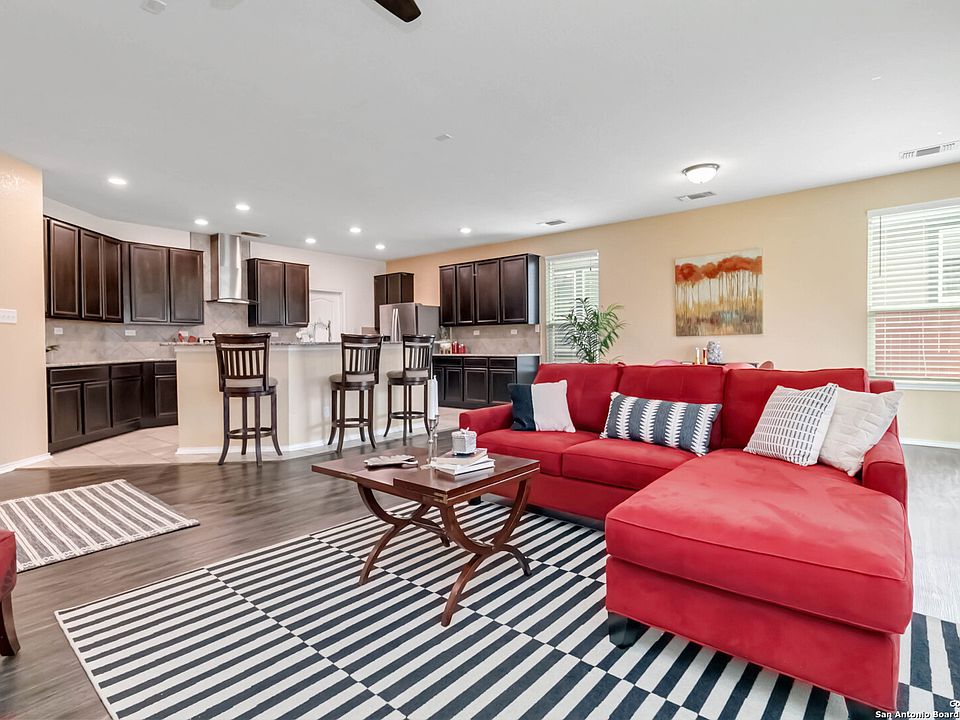 1st image of 4719 Montrose Wood