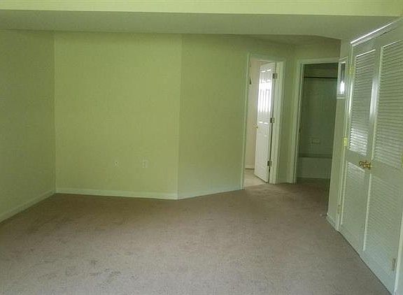 5th image of 108 Hupps Hill Ct