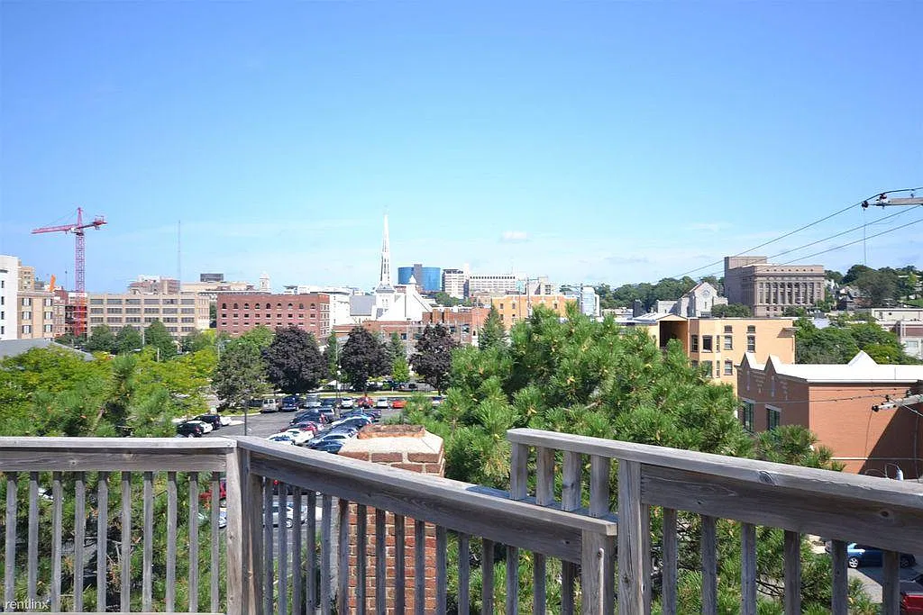 1 bed, 800 sqft, $1,275 — Photo 3