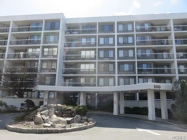 1st image of 200 High Point Dr APT 414