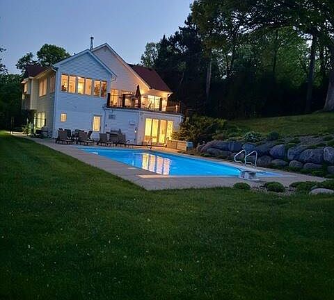 5th image of 13920 McGinty Rd E