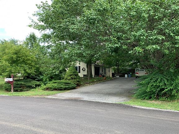 2nd image of 225 Howery St