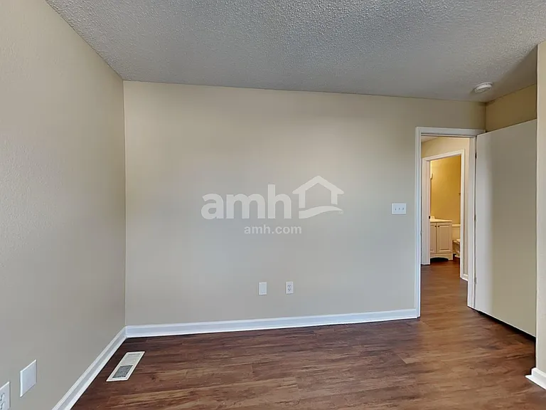 1685 Willowview Ln — Photo 16