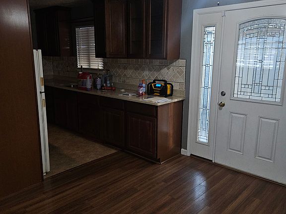 3rd image of 1131 Pleasanton Pl