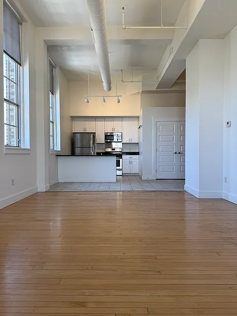 2 bed, 1390 sqft, $2,300 — Photo 2