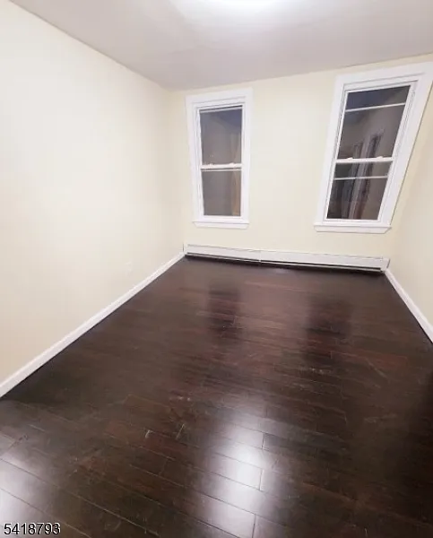 3 bed, 1.0 bath, $2,000 — Photo 2
