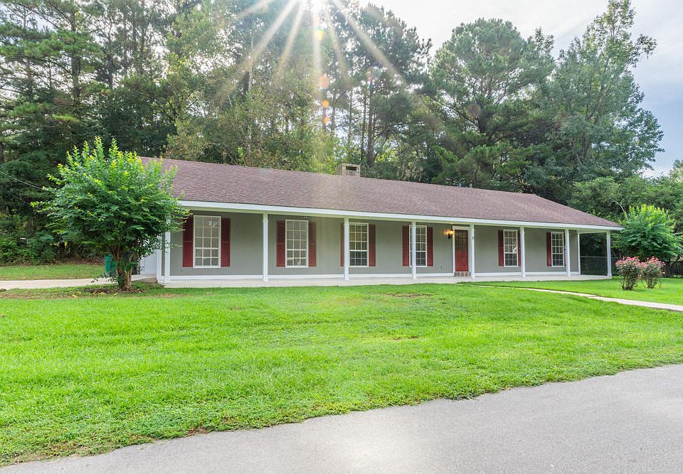 1st image of 8 Williamsburg Dr