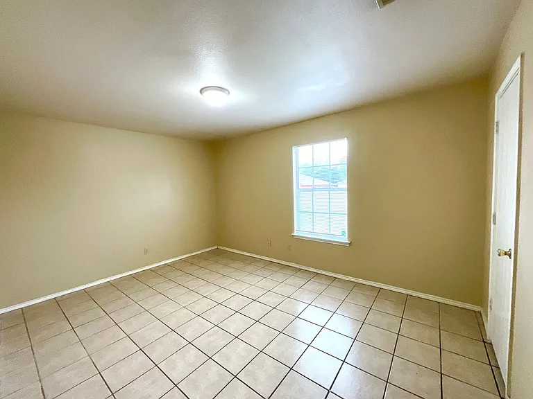 7560 Oak Chase — Photo 8