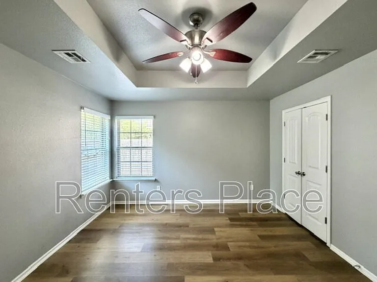 416 E Birch St — Photo 9