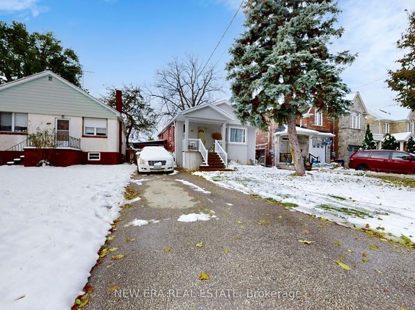 80 Renfield St, Toronto, ON M6M 4V7