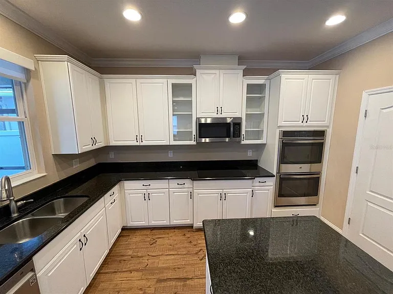 2745 Peony Dr — Photo 8