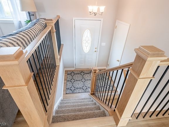 3rd image of 9 Montrose Rd