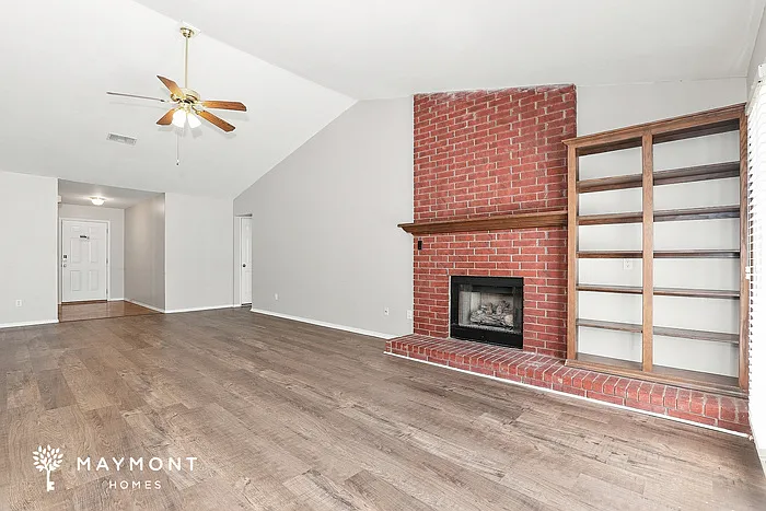 3 bed, 2.0 bath, 1468 sqft, $1,695 — Photo 3
