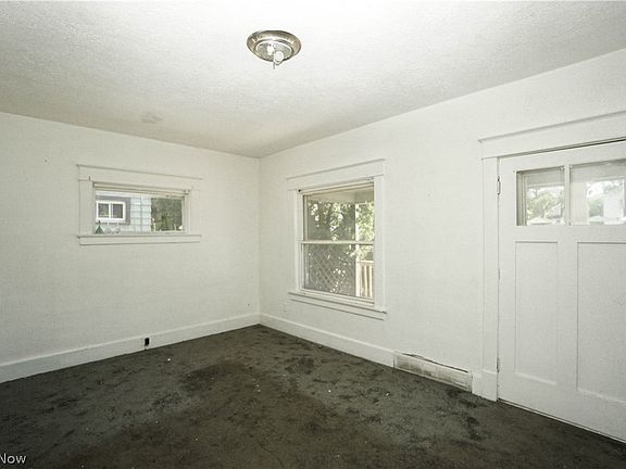 4th image of 3443 Sheridan Rd