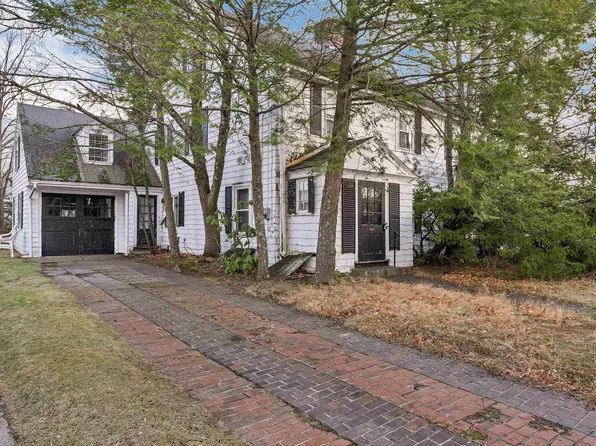 7 Manchester Street, Nashua, NH 03064