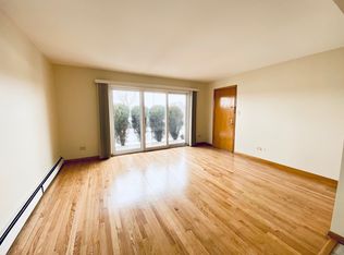 11255 S Roberts Rd APT 1S, Palos Hills, IL 60465