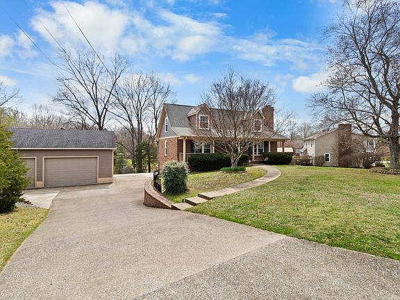 3rd image of 542 Glenstone Springs Dr