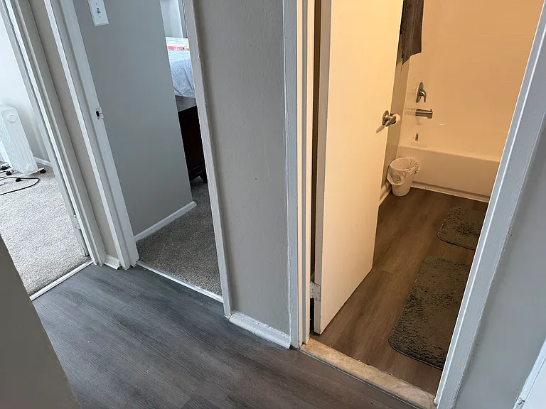 6702 Belcrest Rd — Photo 11