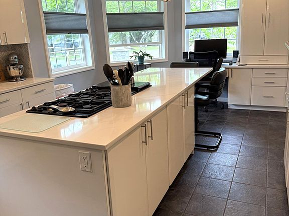 4th image of 4062 Circle Ct