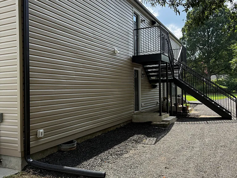 139 Nelson St #201 — Photo 14