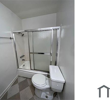 5th image of 1260 N Beachwood Dr APT 19