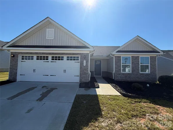 599 Grandiflora Ave, Lancaster, SC 29720