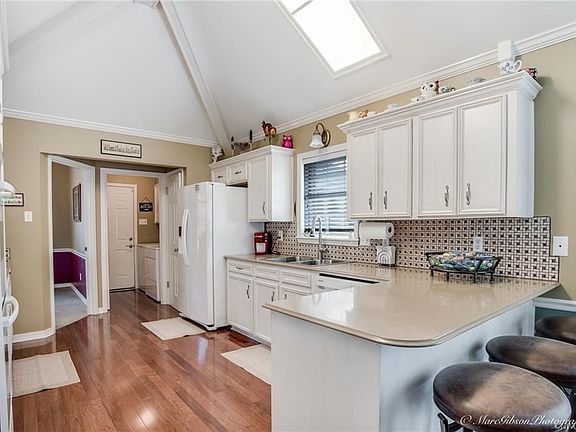 3rd image of 4794 Northwood Hills Dr