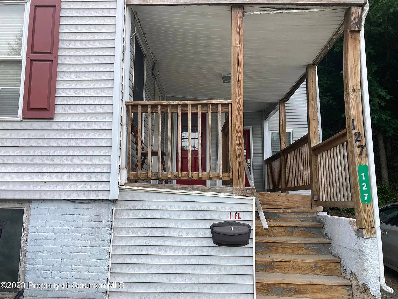127 Cliff St photo 1