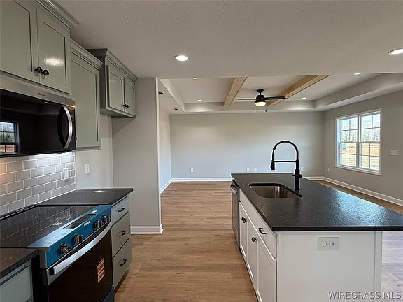 5th image of 407 Brandi Ave