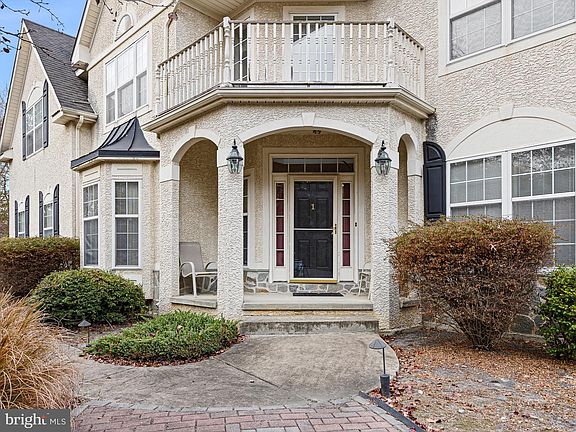2nd image of 1 Dogwood Ct