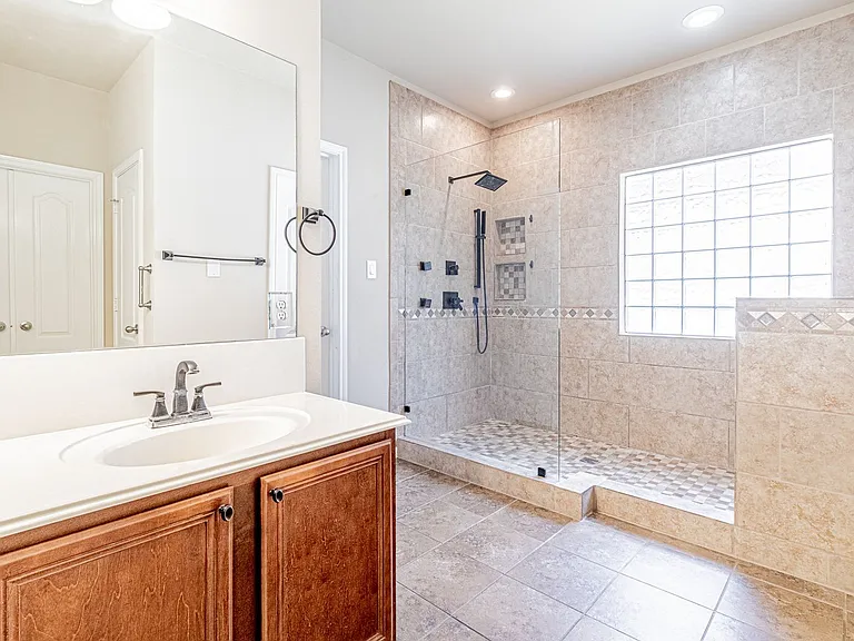8707 Roswell Rdg — Photo 21