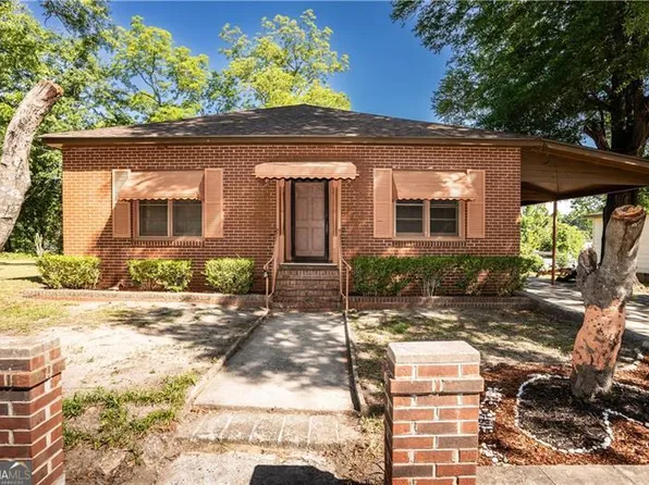 305 Wolfe St, Dublin, GA 31021