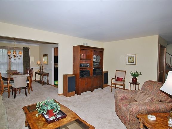 4th image of 16125 Kensington Ave