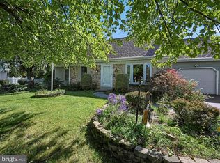 225 Mayberry Dr, Lititz, PA 17543