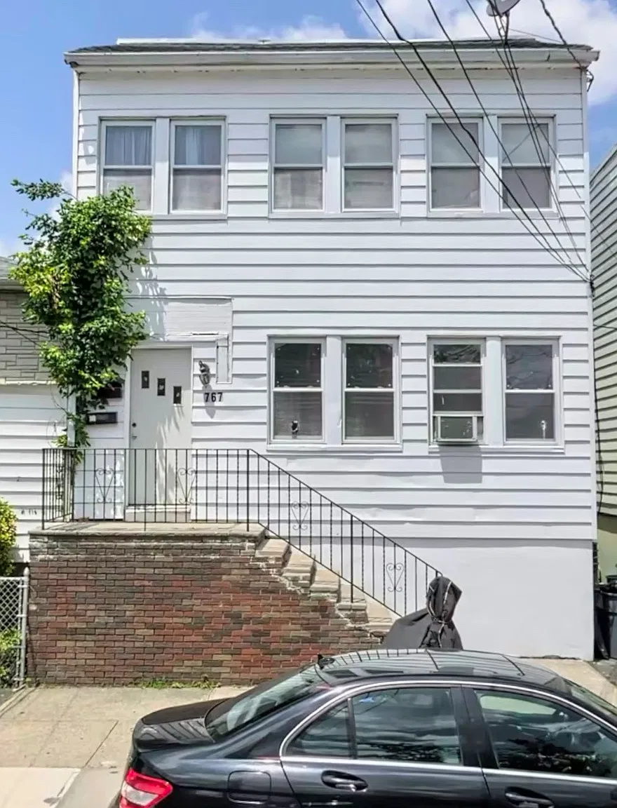 3 bed, 1200 sqft, $2,800 — Photo 1