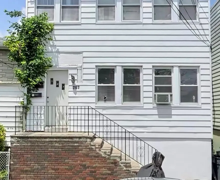767 Golden Ave #2