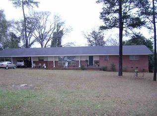 585 Davis St E, Elba, AL 36323