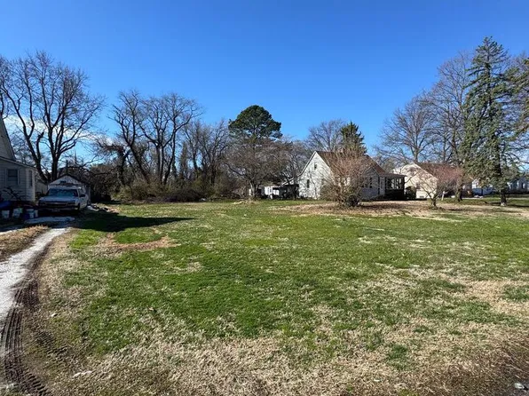 1614 Lynch Rd, Dundalk, MD 21222