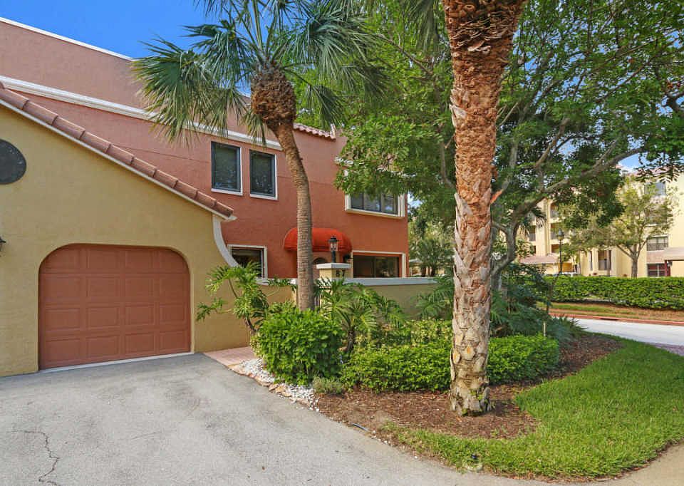 1st image of 87 Uno Lago Dr